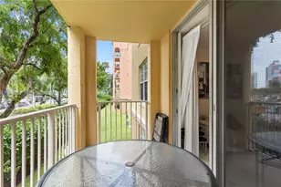 19555 E Country Club Dr, Aventura, FL 33180 - Photo 23