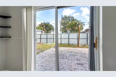 7861 Sheridan St, Hollywood, FL 33024 - Photo 17