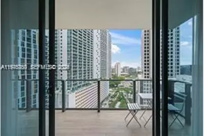 68 SE 6th St #1209, Miami, FL 33131 - Photo 3