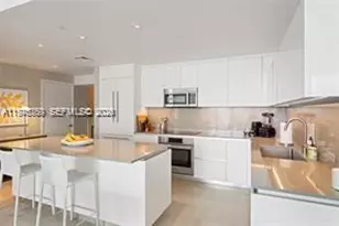 68 SE 6th St, Miami, FL 33131 - Photo 33