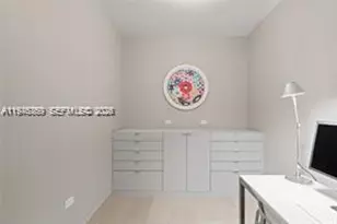 68 SE 6th St, Miami, FL 33131 - Photo 25