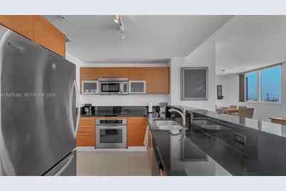 253 NE 2nd St #2902, Miami, FL 33132 - Photo 5