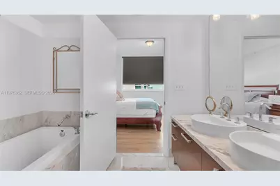 253 NE 2nd St #2902, Miami, FL 33132 - Photo 23