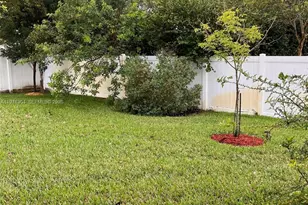 933 NE 191st St, Miami, FL 33179 - Photo 45