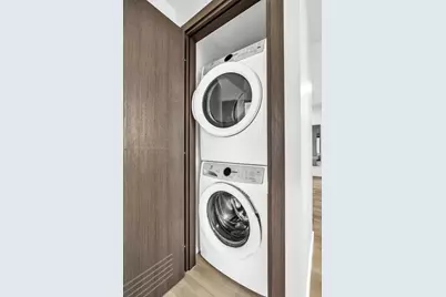 398 NE 5th St #PH 4701, Miami, FL 33132 - Photo 3