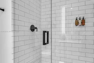 398 NE 5th St, Miami, FL 33132 - Photo 33