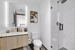 398 NE 5th St, Miami, FL 33132 - Photo 23