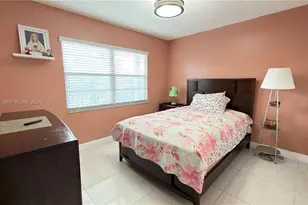 12500 SW 5th Ct, Pembroke Pines, FL 33027 - Photo 11