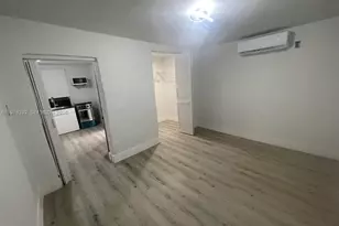 10415 NW 35th Ave, Miami, FL 33147 - Photo 17