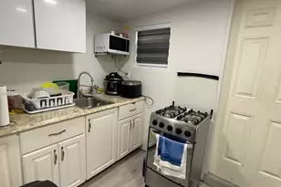 10415 NW 35th Ave, Miami, FL 33147 - Photo 19