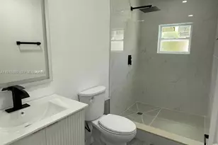 10415 NW 35th Ave, Miami, FL 33147 - Photo 13