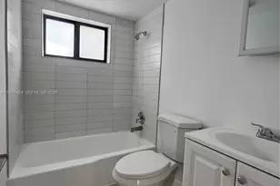963 NW 5th St, Miami, FL 33128 - Photo 9