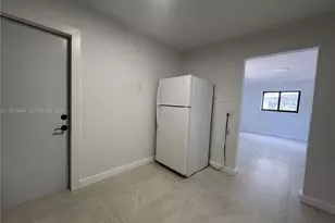 963 NW 5th St, Miami, FL 33128 - Photo 5