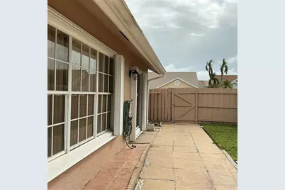 203 N Moccasin Trl N, Jupiter, FL 33458 - Photo 19