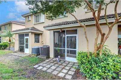 5737 NW 114th Path #113, Doral, FL 33178 - Photo 25