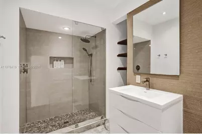 5735 N Bay Rd, Miami Beach, FL 33140 - Photo 31