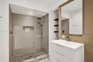 5735 N Bay Rd, Miami Beach, FL 33140 - Photo 31