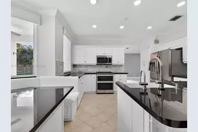 1008 Highland Meadows Dr, Weston, FL 33327 - Photo 13