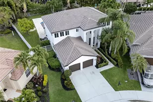 1008 Highland Meadows Dr, Weston, FL 33327 - Photo 3