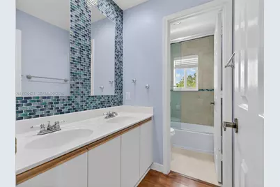 1008 Highland Meadows Dr, Weston, FL 33327 - Photo 35