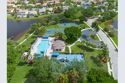 1008 Highland Meadows Dr, Weston, FL 33327 - Photo 7