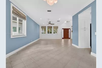 1008 Highland Meadows Dr, Weston, FL 33327 - Photo 9