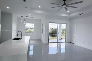 1120 NE 32nd Ln, Cape Coral, FL 33990 - Photo 29