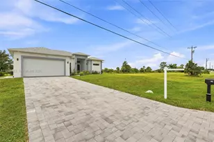 1120 NE 32nd Ln, Cape Coral, FL 33990 - Photo 3