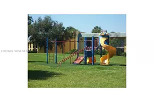 216 Meadows Cir, Boynton Beach, FL 33436 - Photo 19