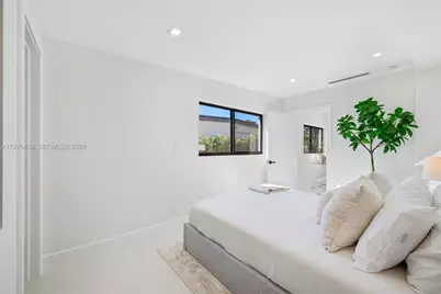 1931 186th Dr, North Miami Beach, FL 33179 - Photo 15