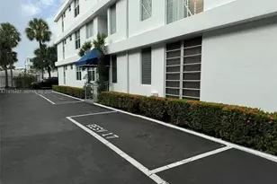 10210 Collins Ave, Bal Harbour, FL 33154 - Photo 15