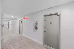 555 NE 123rd St, North Miami, FL 33161 - Photo 9