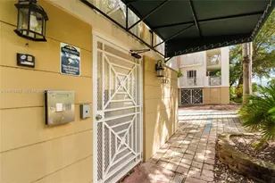 1005 8th St, Miami Beach, FL 33139 - Photo 19