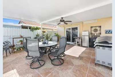 3502 W 72nd St, Hialeah, FL 33018 - Photo 9