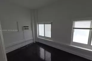 337 SW 10th Ave, Miami, FL 33130 - Photo 9