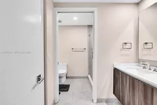 488 NE 18th St, Miami, FL 33132 - Photo 23