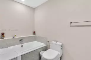 488 NE 18th St, Miami, FL 33132 - Photo 25