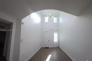 7406 NW 108th Path, Doral, FL 33178 - Photo 5