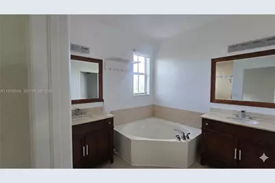 7406 NW 108th Path, Doral, FL 33178 - Photo 39