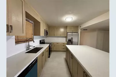 605 Ives Dairy Rd #102-7, Miami, FL 33179 - Photo 11