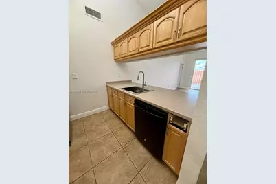 6751 NW 193rd Ln #6751, Hialeah, FL 33015 - Photo 11