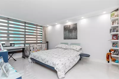 2500 Parkview Dr #1121, Hallandale Beach, FL 33009 - Photo 27