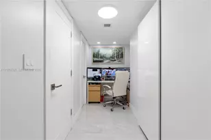 2500 Parkview Dr, Hallandale Beach, FL 33009 - Photo 31