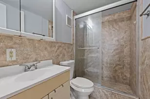 6701 NW 169th St, Hialeah, FL 33015 - Photo 17