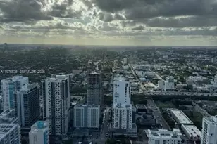 55 SW 9th St, Miami, FL 33130 - Photo 37