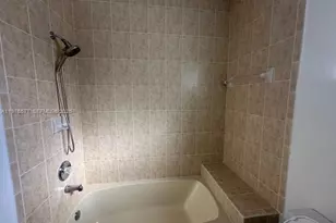 9047 NW 169th St, Miami Lakes, FL 33018 - Photo 5