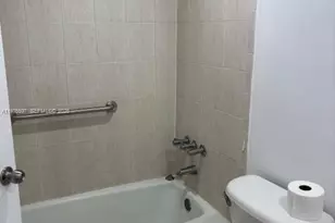 9493 SW 76th St, Miami, FL 33173 - Photo 15