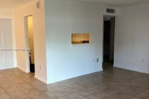 9493 SW 76th St, Miami, FL 33173 - Photo 3