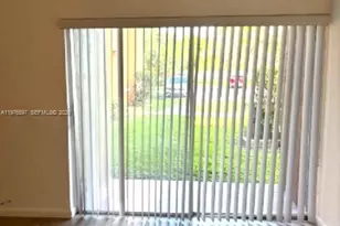 9493 SW 76th St, Miami, FL 33173 - Photo 11