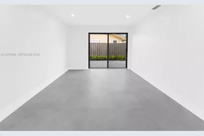 212 SW 7th St, Hallandale Beach, FL 33009 - Photo 13